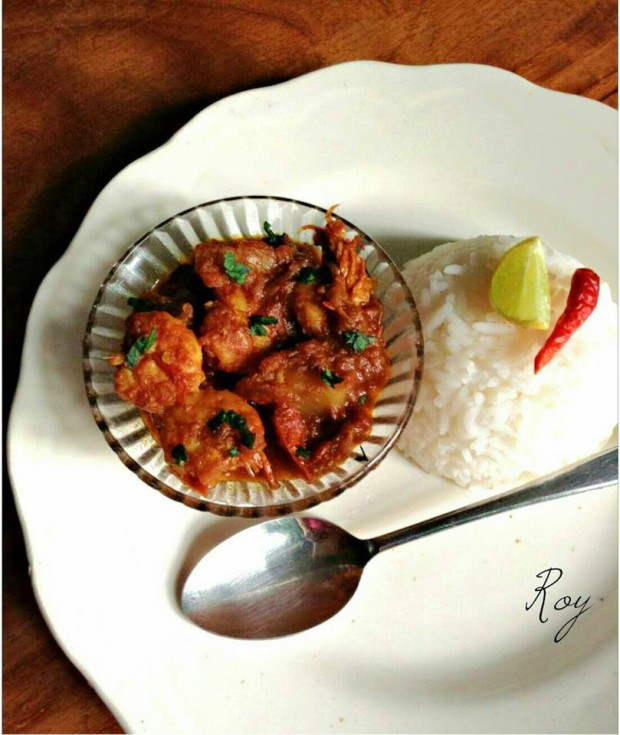 Chingri Maachher Kalia (Prawn/fish kalia - an authentic Bengali recipe)